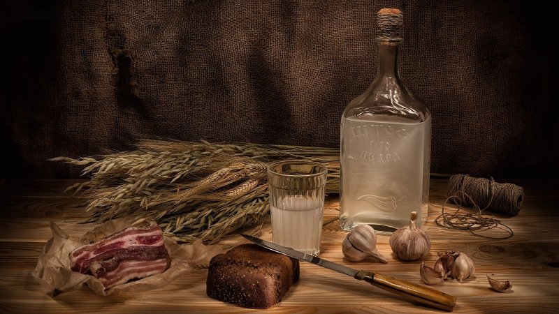 Discover the Sweet Side: A Guide to Craft Distilled Moonshine
